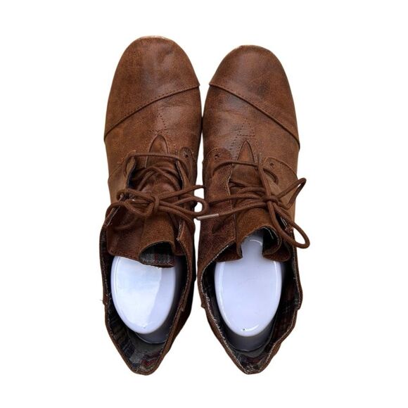 Maurices Cheri Lace Up Wedge Heel Ankle Bootie Brown Distressed Cognac Size 11 - Picture 6 of 10